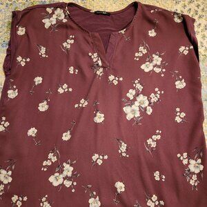 Light weight V-neck floral blouse